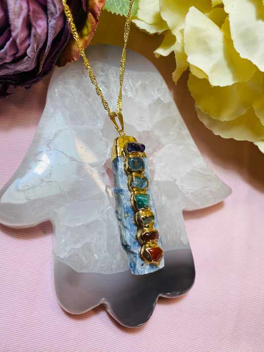 Pendentif Harmonie 7 Chakras en Pierre Brute KYANITE