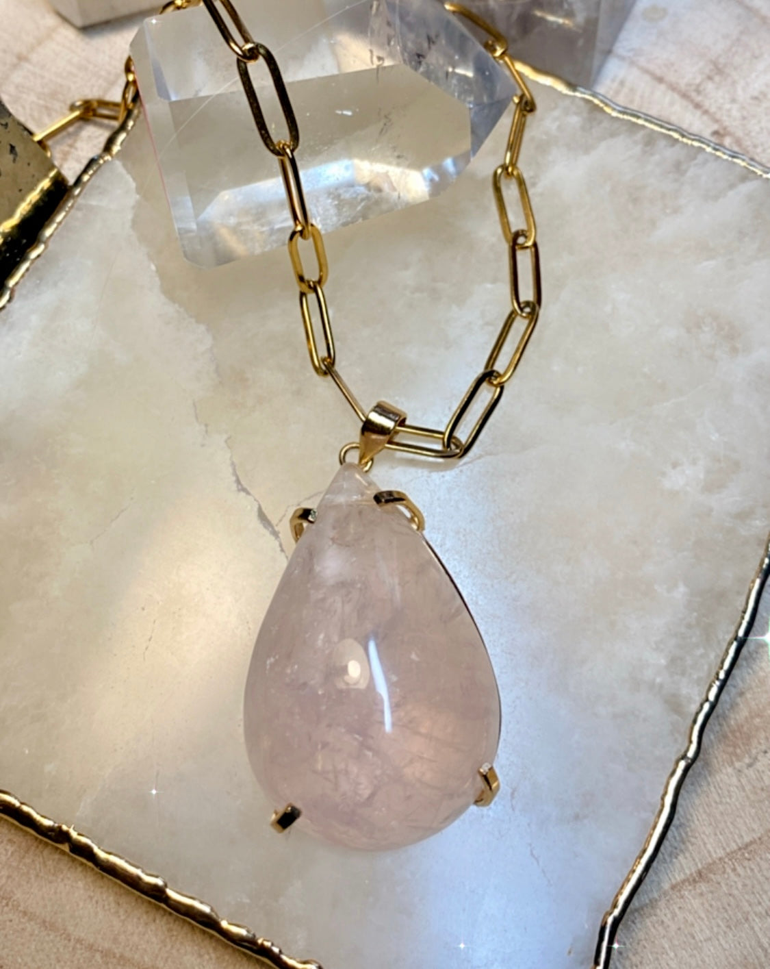 Pendentif Cabochon Amour Free en Pierre Rose Quartz