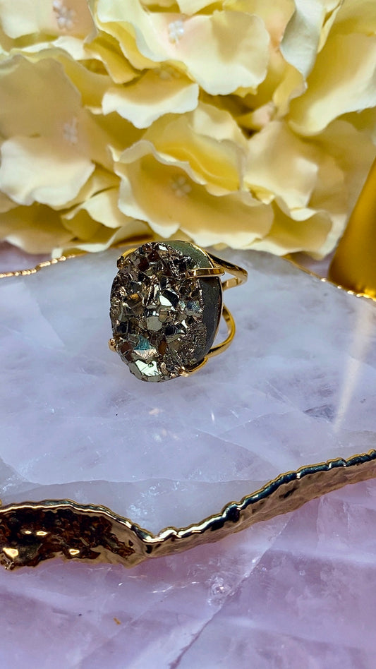Bague Glamour ovale en Pierre Pyrite Brute Arc