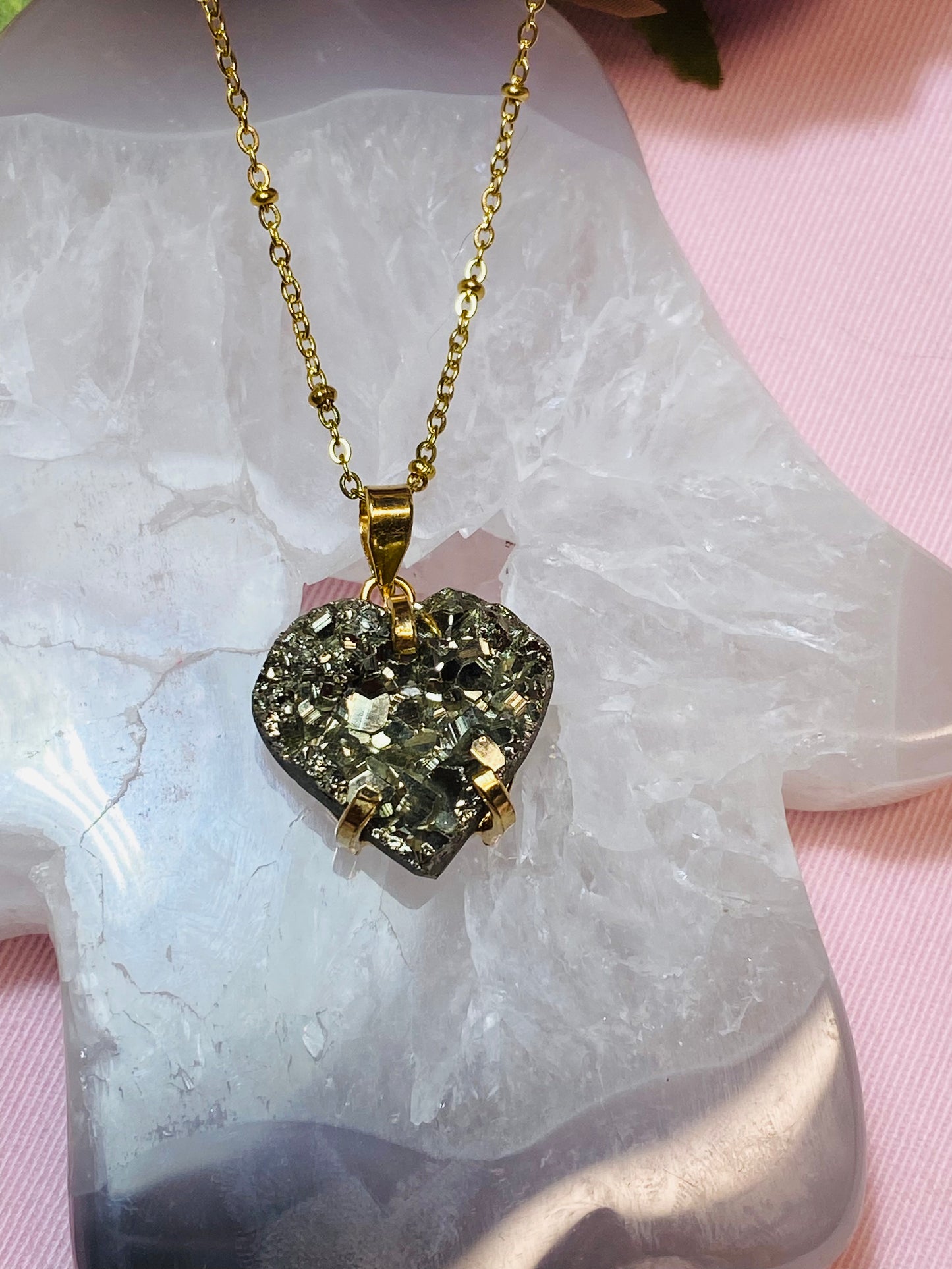 Pendentif Pyrite Naturelle Cœur | Elégance, Réussite, Abondance et Protection